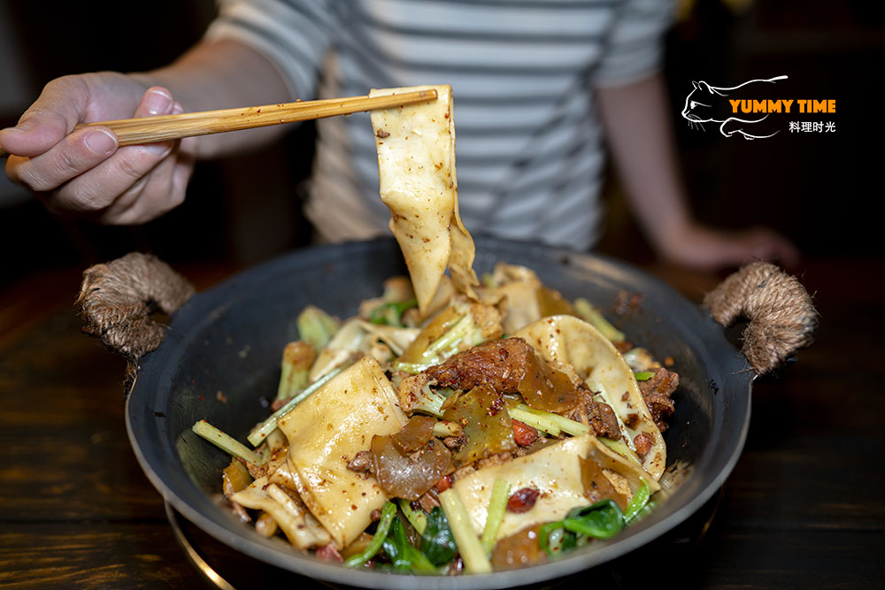 Wok Braised Noodles with Pork&nbsp;Ribs