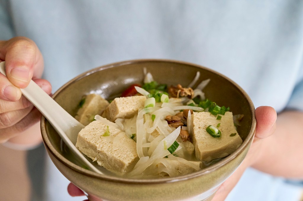 Mussel Tofu Soup: Subtle Ocean Aroma On&nbsp;Table