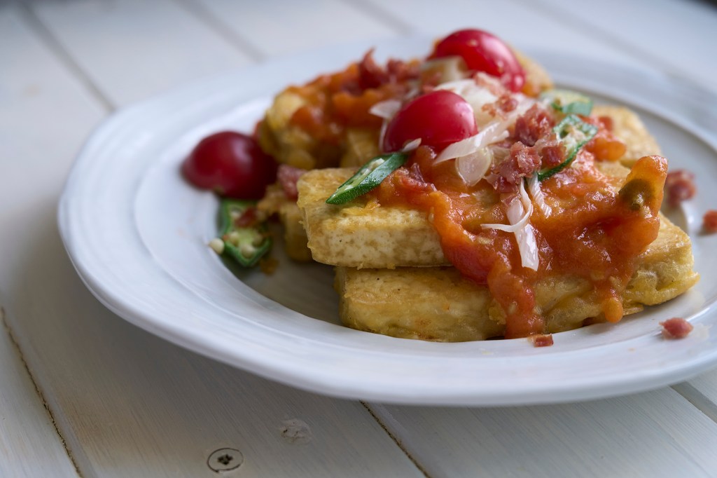 An appetizing treat: Pan-Seared Firm Tofu with Tomato&nbsp;Sauce