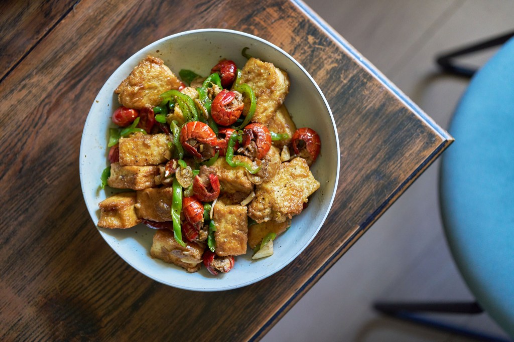You must have never tasted such delicious fried tofu with&nbsp;crayfish…